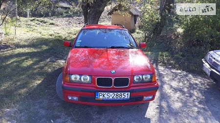 BMW 318 1995  випуску Тернопіль з двигуном 1.8 л бензин універсал механіка за 1200 долл. 