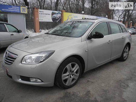 Opel Insignia 2012  випуску Кропивницький з двигуном 2 л дизель універсал автомат за 12850 долл. 