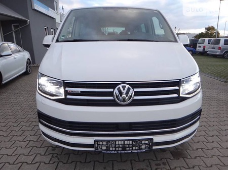 Volkswagen Multivan 2015  випуску Київ з двигуном 2 л дизель  автомат за 34600 долл. 