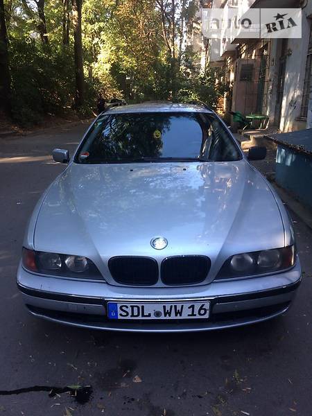 BMW 525 1999  випуску Чернівці з двигуном 2.5 л дизель універсал автомат за 1200 євро 