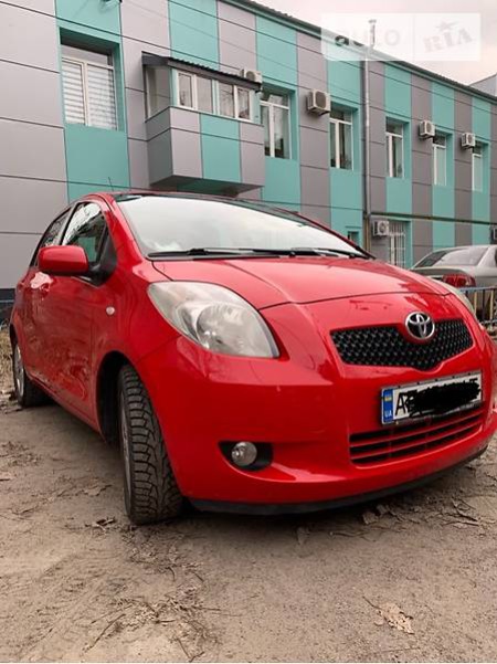 Toyota Yaris 2006  випуску Дніпро з двигуном 1.5 л бензин хэтчбек автомат за 7000 долл. 