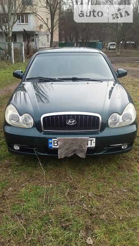 Hyundai Sonata 2004  випуску Одеса з двигуном 2 л бензин седан механіка за 4600 долл. 