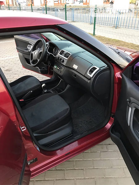 Skoda Fabia 2008  випуску Львів з двигуном 1.2 л газ хэтчбек механіка за 6499 долл. 