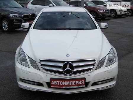Mercedes-Benz E 200 2012  випуску Київ з двигуном 1.8 л бензин купе автомат за 21555 долл. 