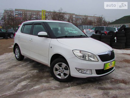 Skoda Fabia 2013  випуску Кропивницький з двигуном 1.2 л бензин хэтчбек механіка за 8800 долл. 