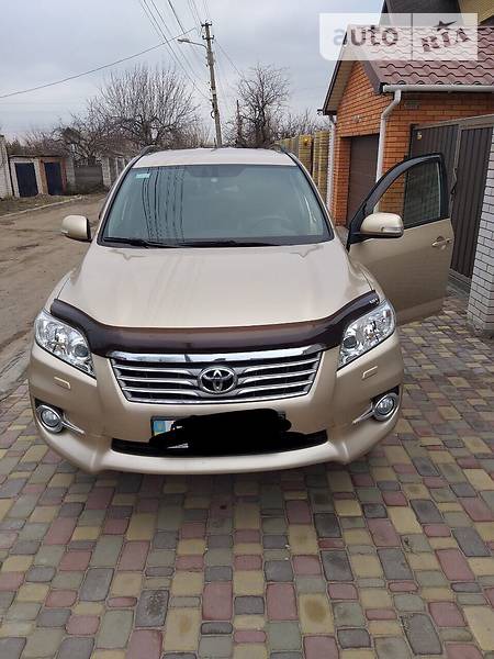 Toyota RAV 4 2011  випуску Запоріжжя з двигуном 0 л газ позашляховик автомат за 20600 долл. 