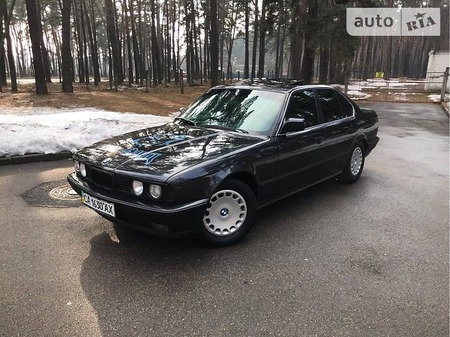 BMW 525 1988  випуску Чернігів з двигуном 2.5 л бензин седан механіка за 3500 долл. 