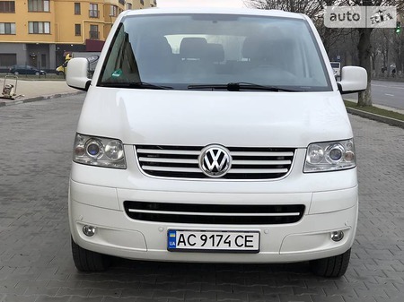 Volkswagen Transporter 2009  випуску Луцьк з двигуном 0 л дизель мінівен механіка за 14200 долл. 