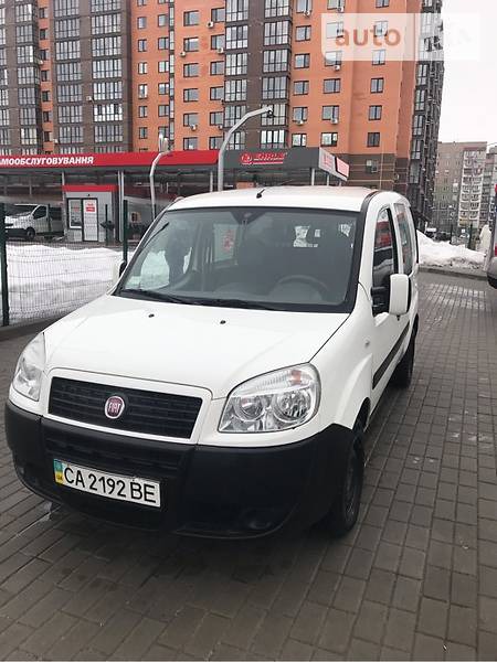 Fiat Doblo 2008  випуску Черкаси з двигуном 1.6 л газ седан механіка за 5300 долл. 