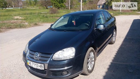 Volkswagen Jetta 2007  випуску Дніпро з двигуном 1.6 л газ седан механіка за 7500 долл. 