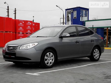 Hyundai Elantra 2010  випуску Миколаїв з двигуном 0 л бензин седан механіка за 7600 долл. 