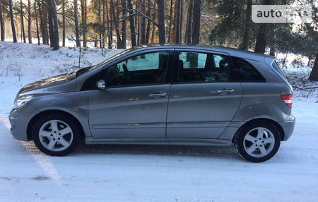 Mercedes-Benz B 200 2007  випуску Львів з двигуном 0 л дизель хэтчбек автомат за 3400 долл. 