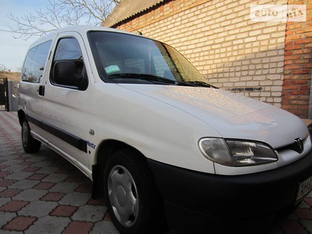 Peugeot Partner 2000  випуску Дніпро з двигуном 0 л дизель універсал механіка за 4500 долл. 