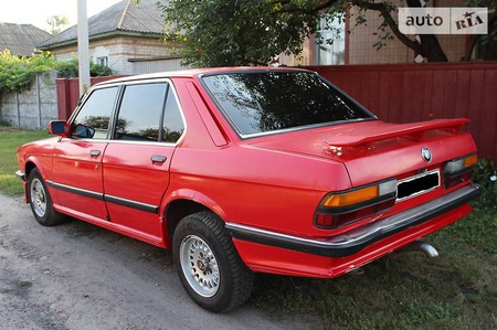BMW 524 1983  випуску Чернігів з двигуном 2.5 л дизель седан автомат за 1500 долл. 