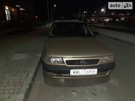 Opel Astra 1999  випуску Одеса з двигуном 0 л бензин седан механіка за 1000 долл. 