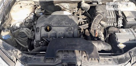 Hyundai Elantra 2008  випуску Чернівці з двигуном 1.6 л газ седан автомат за 7500 долл. 
