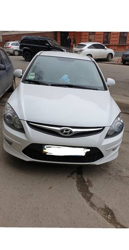 Hyundai i30 2011  випуску Дніпро з двигуном 0 л бензин хэтчбек механіка за 7850 долл. 