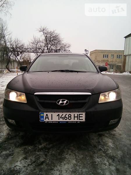 Hyundai Sonata 2006  випуску Вінниця з двигуном 2.4 л газ седан механіка за 6300 долл. 