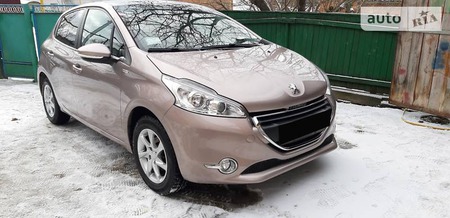 Peugeot 208 2014  випуску Вінниця з двигуном 1.2 л бензин хэтчбек автомат за 9800 долл. 