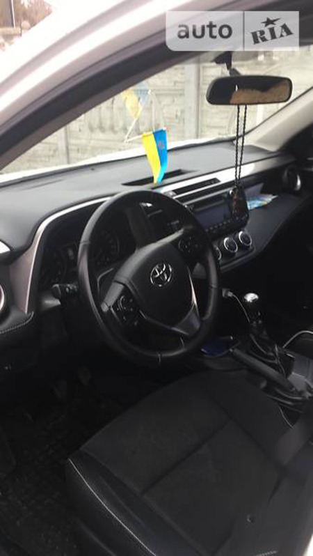 Toyota RAV 4 2016  випуску Київ з двигуном 0 л бензин позашляховик механіка за 20500 долл. 