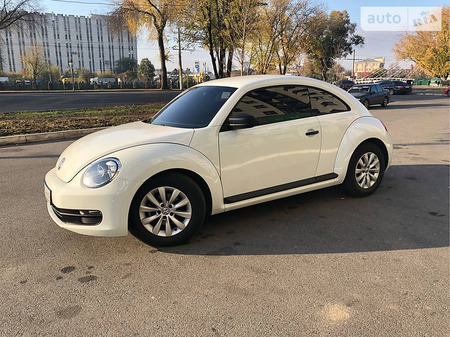 Volkswagen Beetle 2015  випуску Харків з двигуном 1.8 л бензин купе автомат за 15000 долл. 