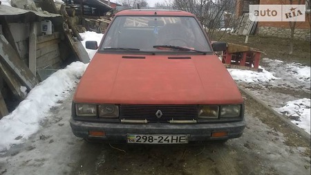 Renault 11 1986  випуску Полтава з двигуном 1.4 л  седан  за 650 долл. 