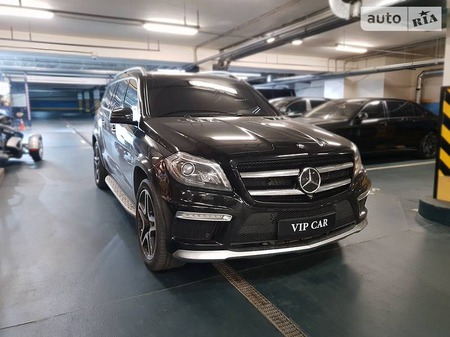 Mercedes-Benz GL 63 AMG 2015  випуску Київ з двигуном 5.5 л бензин позашляховик автомат за 89999 долл. 