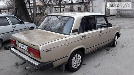 Lada 2105 1990  випуску Запоріжжя з двигуном 1.5 л газ седан механіка за 1460 долл. 