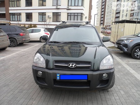 Hyundai Tucson 2008  випуску Київ з двигуном 2 л газ позашляховик механіка за 9500 долл. 