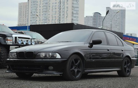 BMW 540 1999  випуску Київ з двигуном 4 л бензин седан механіка за 9099 долл. 