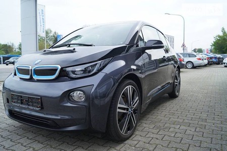 BMW i3 2017  випуску Київ з двигуном 0 л гібрид  автомат за 24700 євро 