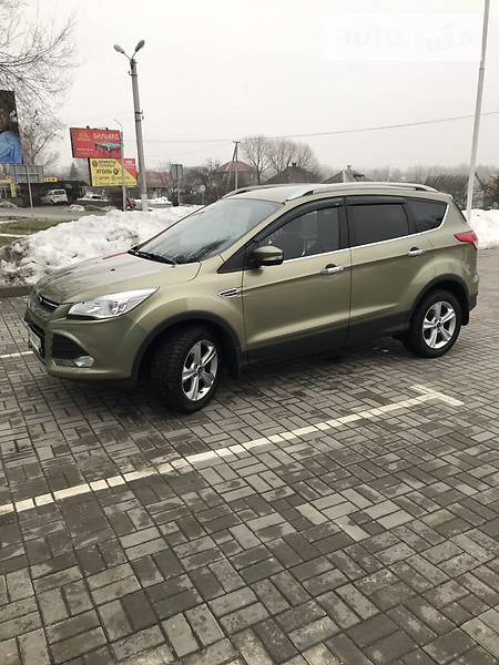 Ford Kuga 2014  випуску Дніпро з двигуном 0 л дизель позашляховик автомат за 21000 долл. 