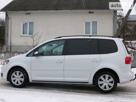 Volkswagen Touran 2015  випуску Тернопіль з двигуном 0 л дизель мінівен механіка за 13100 долл. 