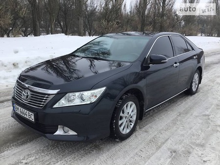 Toyota Camry 2013  випуску Суми з двигуном 2.5 л газ седан автомат за 17900 долл. 