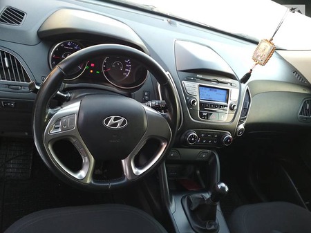 Hyundai ix35 2010  випуску Дніпро з двигуном 0 л бензин позашляховик механіка за 12200 долл. 