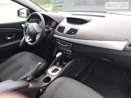 Renault Fluence 2011  випуску Львів з двигуном 2 л газ седан автомат за 8100 долл. 