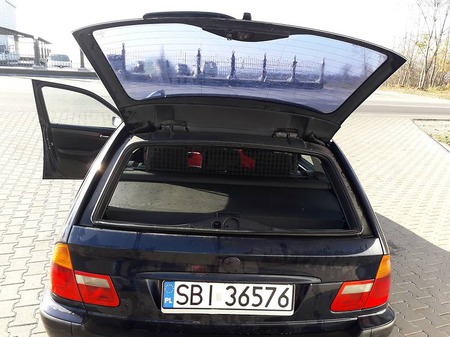 BMW 320 2001  випуску Івано-Франківськ з двигуном 2 л дизель універсал механіка за 900 долл. 