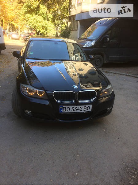 BMW 318 2011  випуску Тернопіль з двигуном 2 л дизель універсал автомат за 12800 долл. 