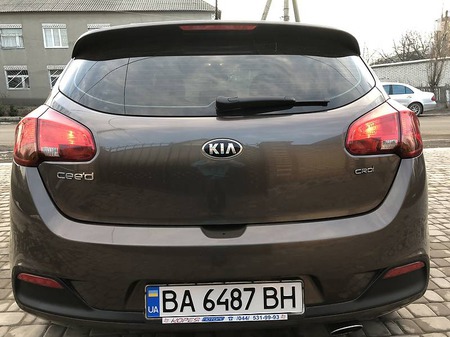 KIA Ceed 2013  випуску Кропивницький з двигуном 0 л дизель хэтчбек механіка за 12200 долл. 