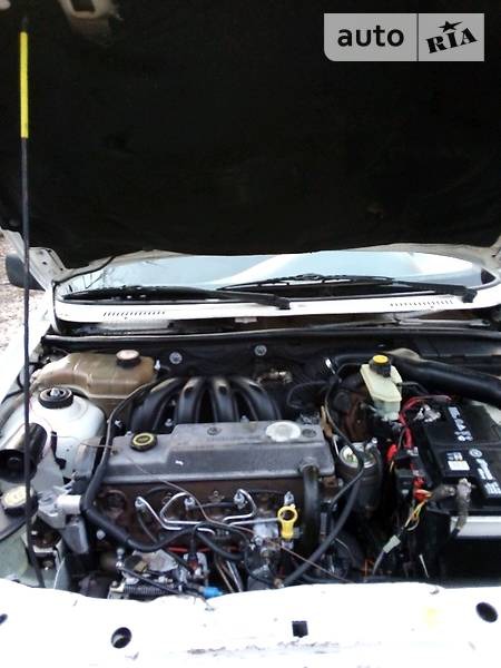 Ford Courier 1996  випуску Черкаси з двигуном 1.8 л дизель мінівен механіка за 48000 грн. 