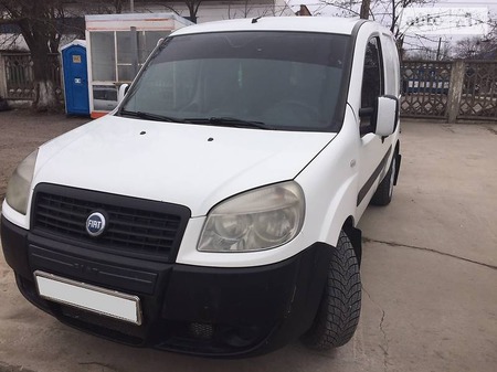 Fiat Doblo 2006  випуску Миколаїв з двигуном 1.2 л дизель мінівен механіка за 5599 долл. 