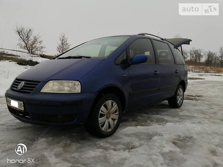 Volkswagen Sharan 2001  випуску Донецьк з двигуном 0 л газ мінівен механіка за 5300 долл. 