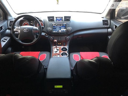 Toyota Highlander 2012  випуску Київ з двигуном 0 л газ позашляховик автомат за 24800 долл. 