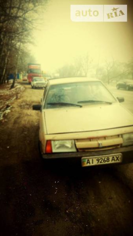 Lada 2109 1987  выпуска Киев с двигателем 0 л бензин хэтчбек механика за 700 долл. 