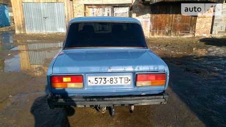 Lada 2105 1990  випуску Львів з двигуном 1.3 л газ седан механіка за 930 долл. 