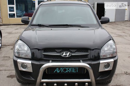 Hyundai Tucson 2008  випуску Одеса з двигуном 2 л газ позашляховик механіка за 9999 долл. 