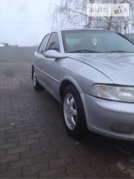 Opel Vectra 1998  выпуска Ужгород с двигателем 1.6 л бензин седан механика за 4000 долл. 