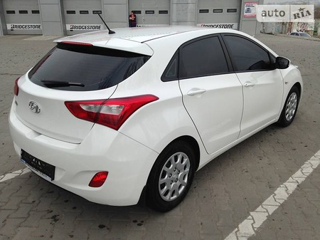 Hyundai i30 2013  випуску Дніпро з двигуном 0 л бензин хэтчбек автомат за 12500 долл. 