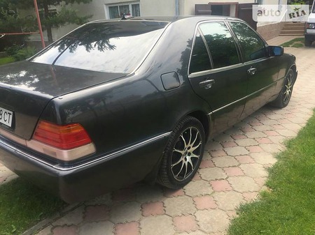 Mercedes-Benz S 320 1993  випуску Львів з двигуном 3.2 л бензин седан автомат за 6999 долл. 