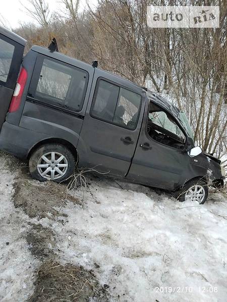 Fiat Doblo 2006  випуску Харків з двигуном 1.4 л газ мінівен механіка за 2450 долл. 